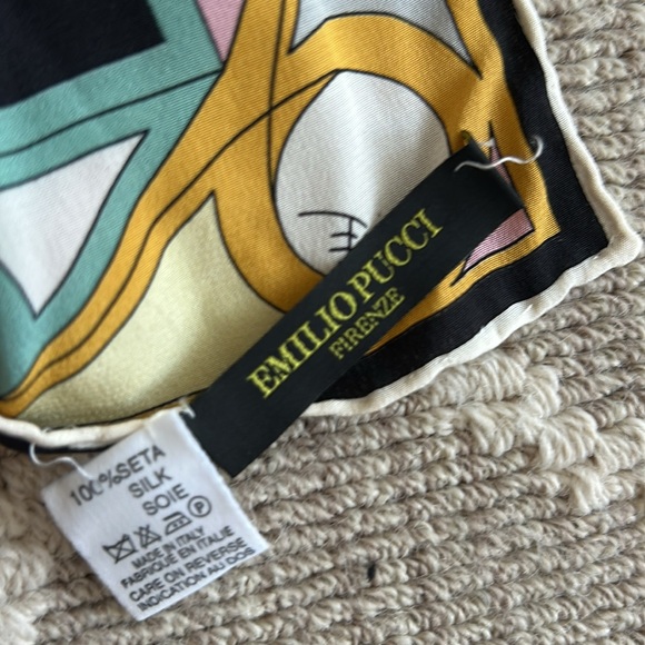 Silk scarf Emilio pucci - Picture 2 of 3